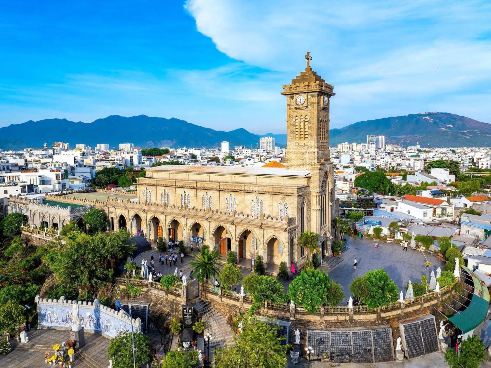 Tue Tinh Hotel Nha Trang Exterior photo