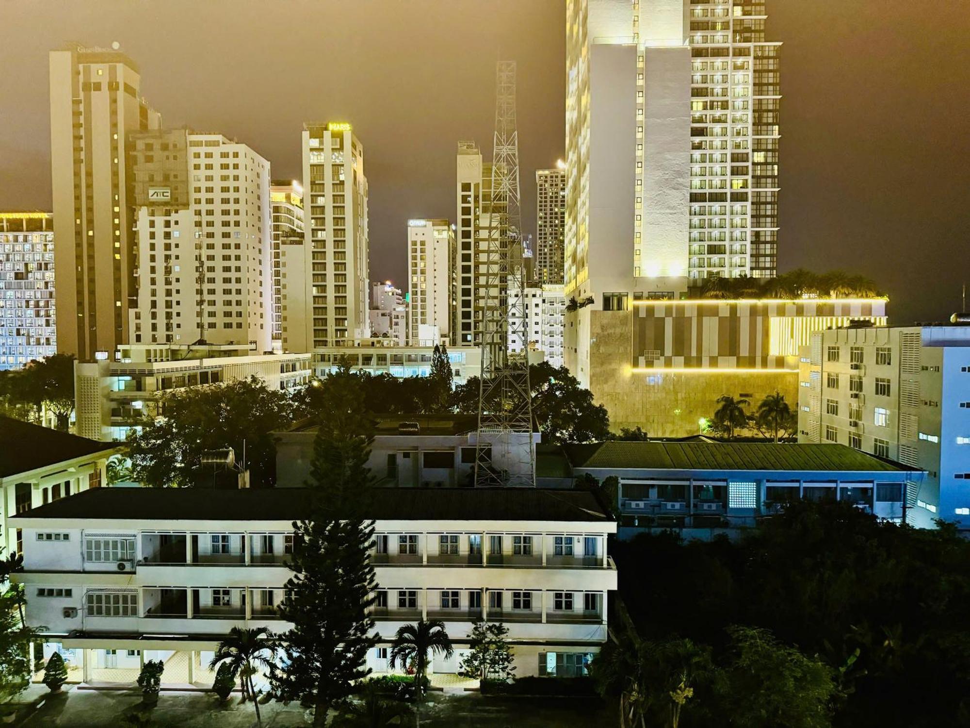 Tue Tinh Hotel Nha Trang Exterior photo